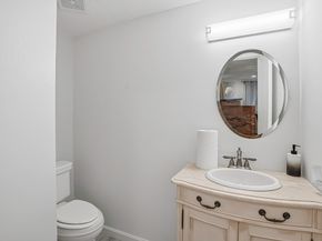 157 Leland Farm Rd 157, Ashland MA 01721