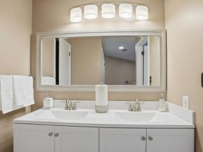 157 Leland Farm Rd 157, Ashland MA 01721