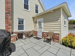 7 Cherry St, Southborough MA 01745
