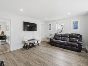 7 Cherry St, Southborough MA 01745