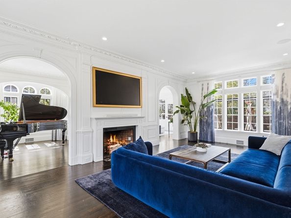 98 Carlton St, Brookline MA 02446