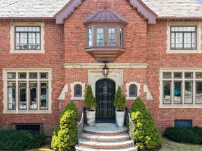 98 Carlton St, Brookline MA 02446