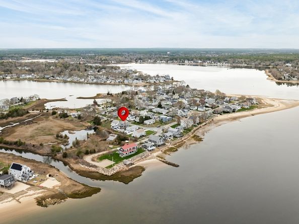 75 Pilgrim Ave, Wareham MA 02571