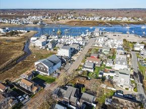 64 Central St, Marshfield MA 02020