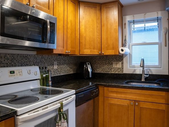 394 Essex St 3, Salem MA 01970