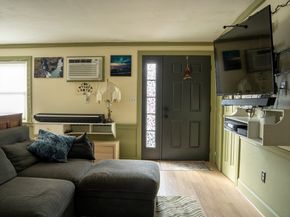 394 Essex St 3, Salem MA 01970