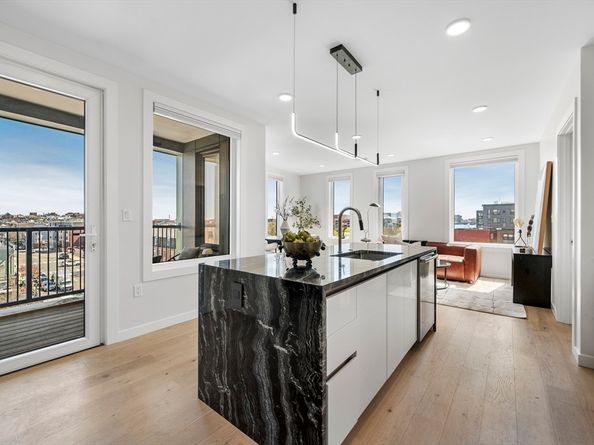 2 Maverick Square 401, Boston MA 02128
