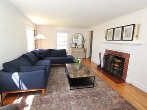 8 Birmingham Rd, Worcester MA 01606