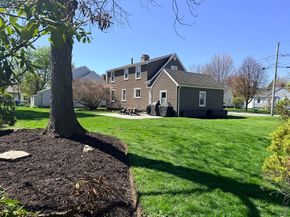 8 Birmingham Rd, Worcester MA 01606