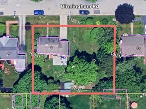 8 Birmingham Rd, Worcester MA 01606