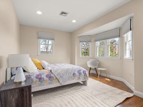 73 Oak Ave 1, Newton MA 02465