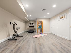 73 Oak Ave 1, Newton MA 02465