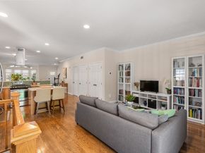 73 Oak Ave 1, Newton MA 02465