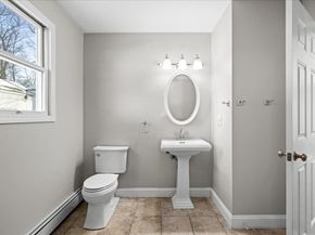 12 Bylund Ave, Auburn MA 01501
