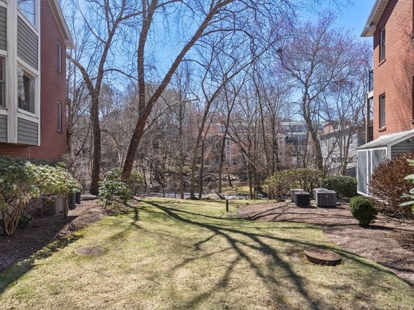20 N Stone Mill Dr 1026, Dedham MA 02026