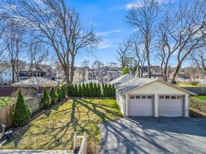 34 Sherbrook Ave, Worcester MA 01604