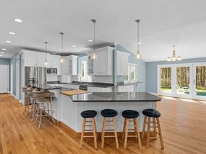 7 Daniel Shays Rd, Hopkinton MA 01748