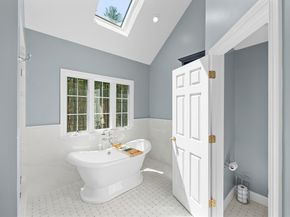 7 Daniel Shays Rd, Hopkinton MA 01748