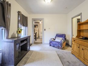 35 Essex St, Athol MA 01331
