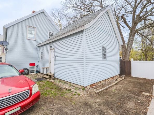 35 Essex St, Athol MA 01331