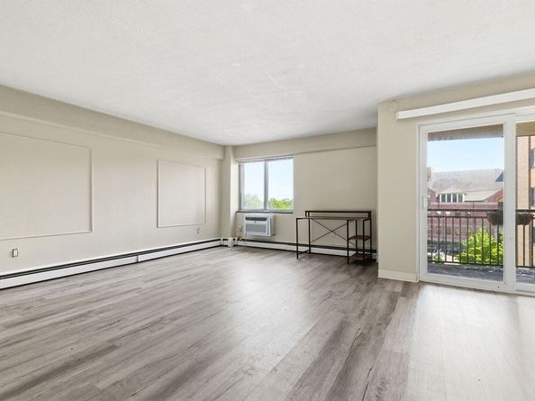 1025 Hancock St 4J, Quincy MA 02169