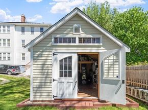 28 Lakewood St, Worcester MA 01603