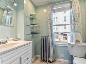 28 Lakewood St, Worcester MA 01603