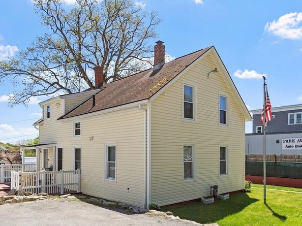 28 Lakewood St, Worcester MA 01603