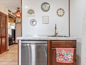 28 Lakewood St, Worcester MA 01603