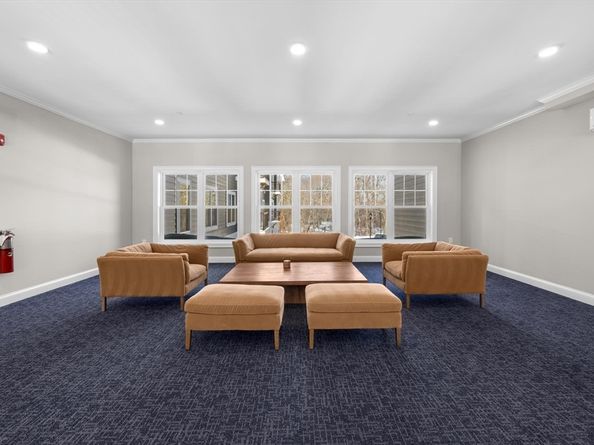 485 Blue Hills Parkway 39, Milton MA 02186