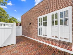 63 Garden Rd C5, Wellesley MA 02481