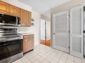 63 Garden Rd C5, Wellesley MA 02481