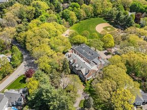 63 Garden Rd C5, Wellesley MA 02481