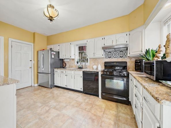 75 Walker St, Quincy MA 02171