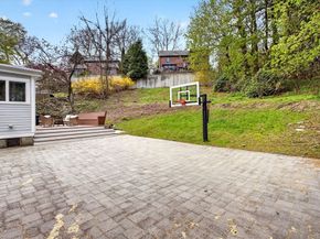 76 Goodnough Rd, Brookline MA 02467