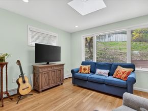 76 Goodnough Rd, Brookline MA 02467