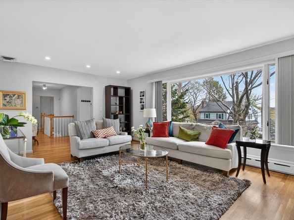 76 Goodnough Rd, Brookline MA 02467