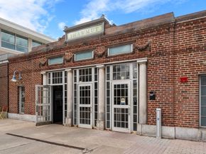 123-125 Centre St TH6, Boston MA 02124