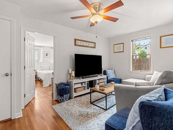 652 E 2nd St, Boston MA 02127