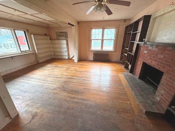 126 Lakehurst Ave, Weymouth MA 02189