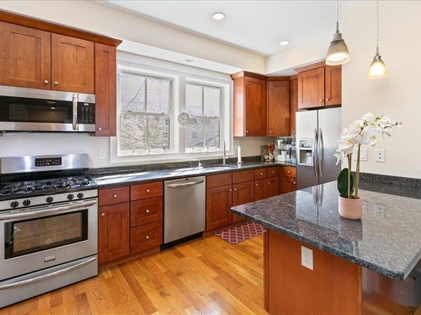 23 Spruce St B, Acton MA 01720