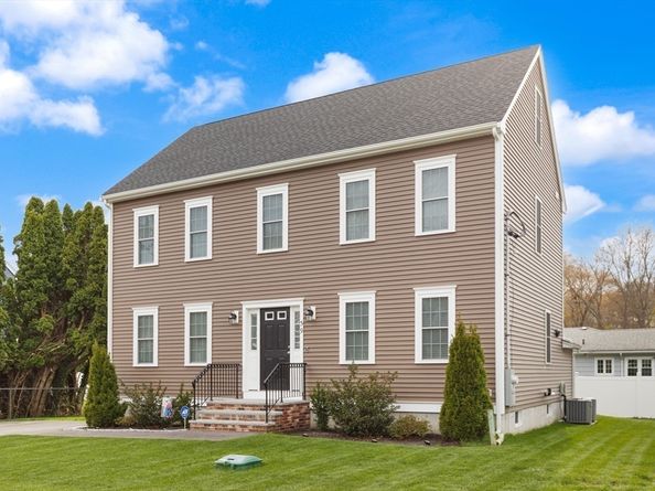 39 Sewell St, Brockton MA 02301