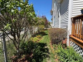 4 Central Ave, Northbridge MA 01534