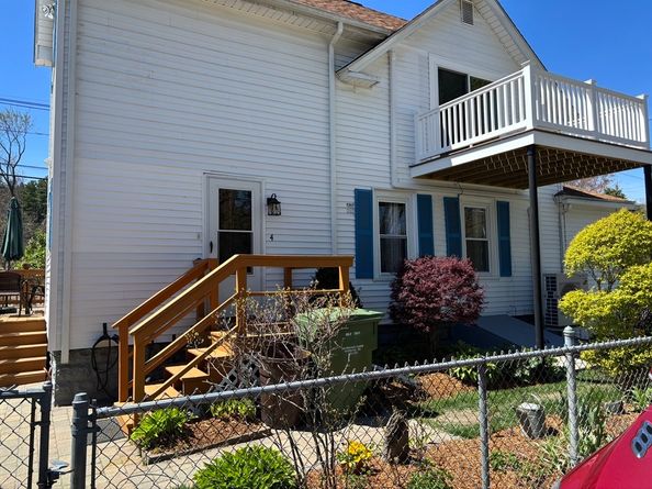 4 Central Ave, Northbridge MA 01534