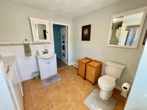 4 Central Ave, Northbridge MA 01534