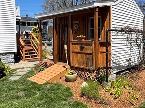 4 Central Ave, Northbridge MA 01534