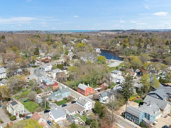 11 County St, Ipswich MA 01938