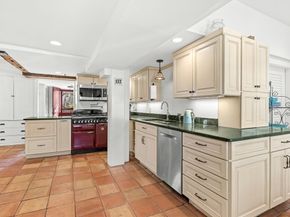 11 County St, Ipswich MA 01938