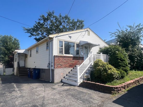 13 Lantern Rd, Revere MA 02151