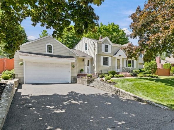 8 Emery St, Peabody MA 01960